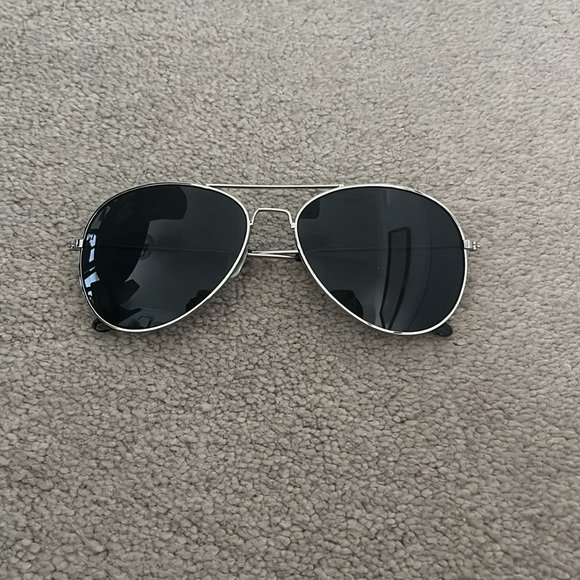 Collection of Sunglasses - Picture 2 of 7
